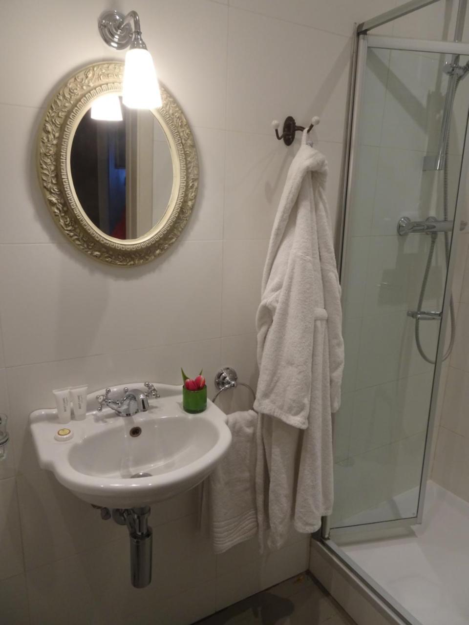 Guesthouse Alizee Leuven Bagian luar foto